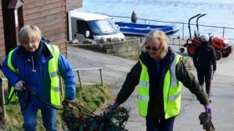 beach clean filey