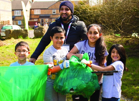 Litter pick group Bradford
